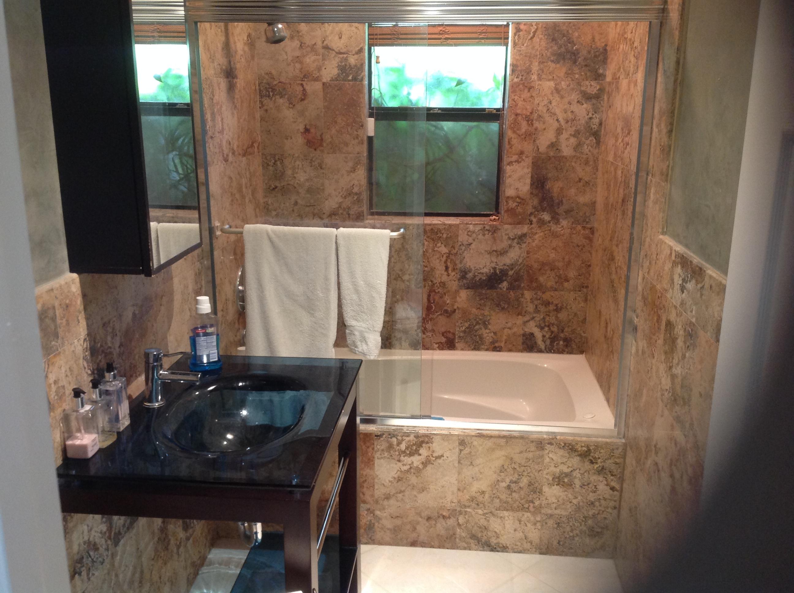 7429 London Lane Boca Raton, FL 33433 - Photo 4 of 8 Guest Bath