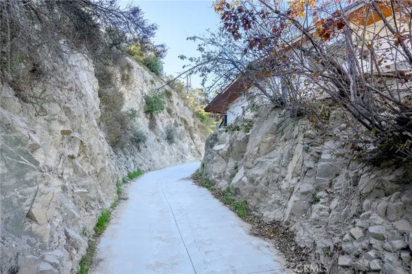 $899,000 | 9741 Oak Bend Drive, Tujunga, CA 91042