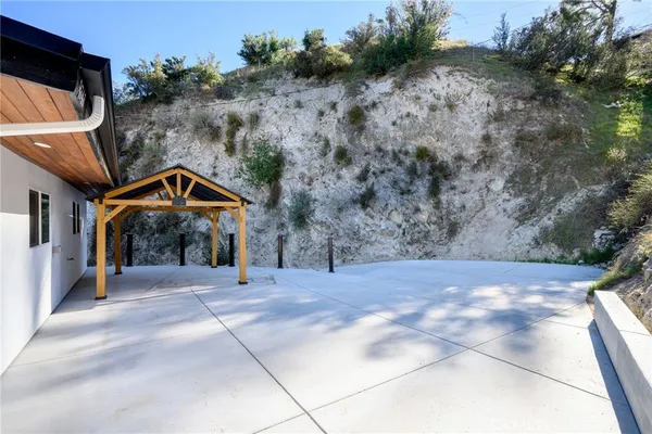 $899,000 | 9741 Oak Bend Drive, Tujunga, CA 91042