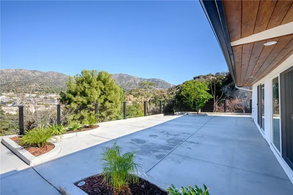 $899,000 | 9741 Oak Bend Drive, Tujunga, CA 91042