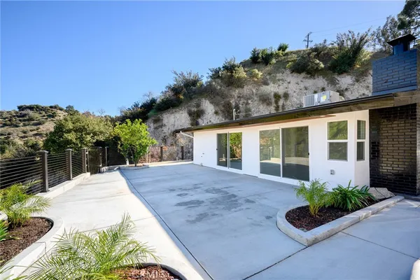 $899,000 | 9741 Oak Bend Drive, Tujunga, CA 91042