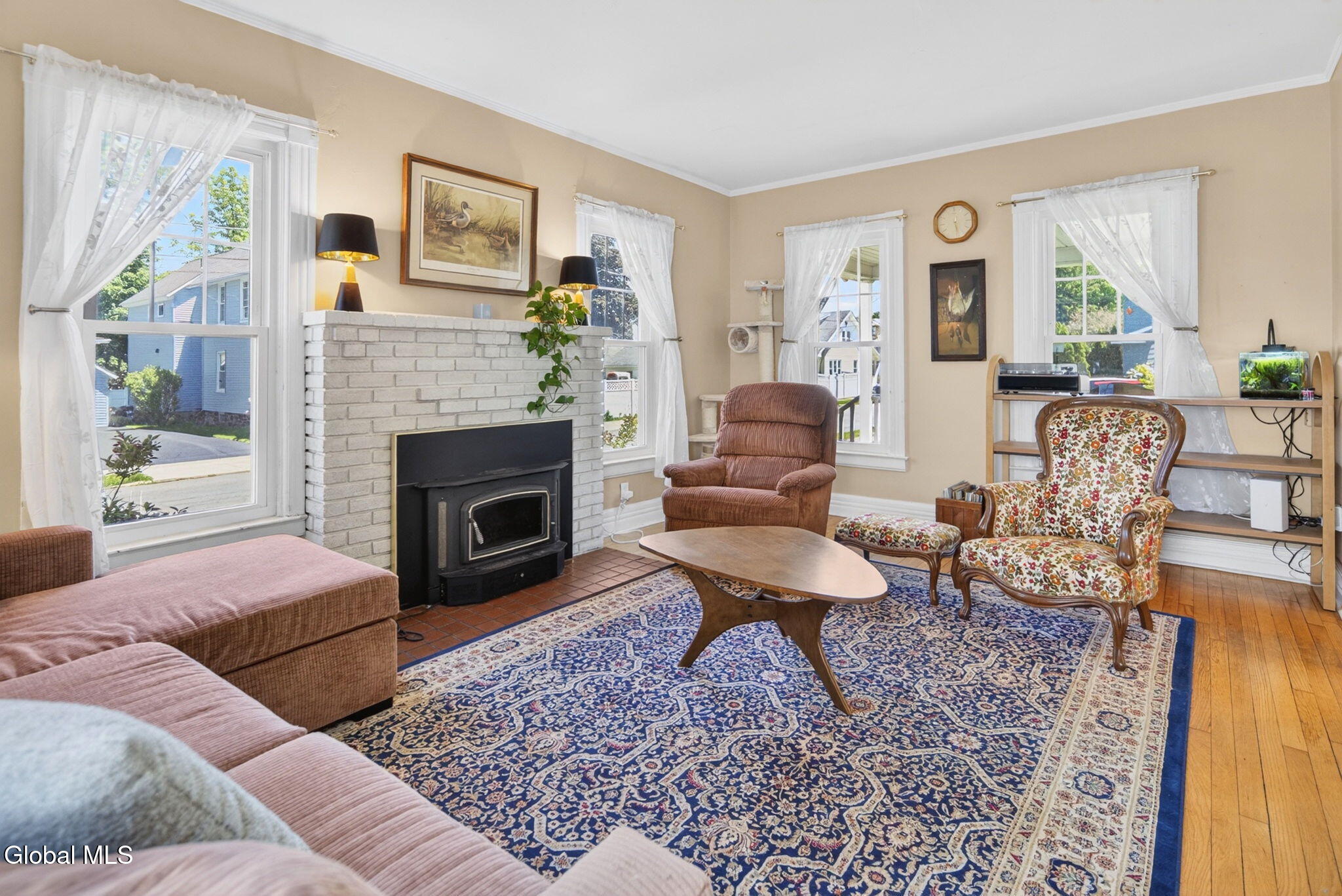 409 Riverside Avenue Scotia, NY 12302 - Photo 4 of 25 5-web-or-mls-005-002_DSC09606