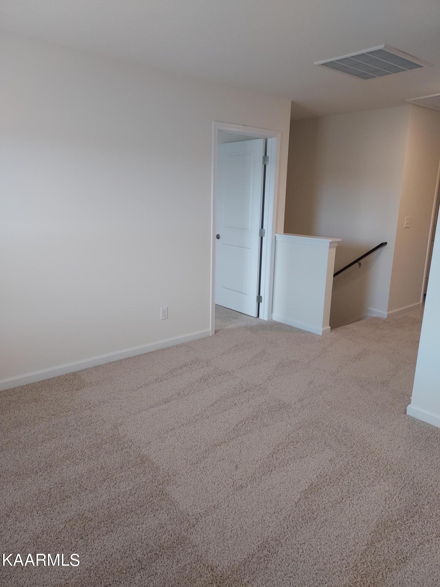 139 Ibis Loop Oak Ridge, TN 37830 - Photo 23 of 42 Upstairs Sitting Area