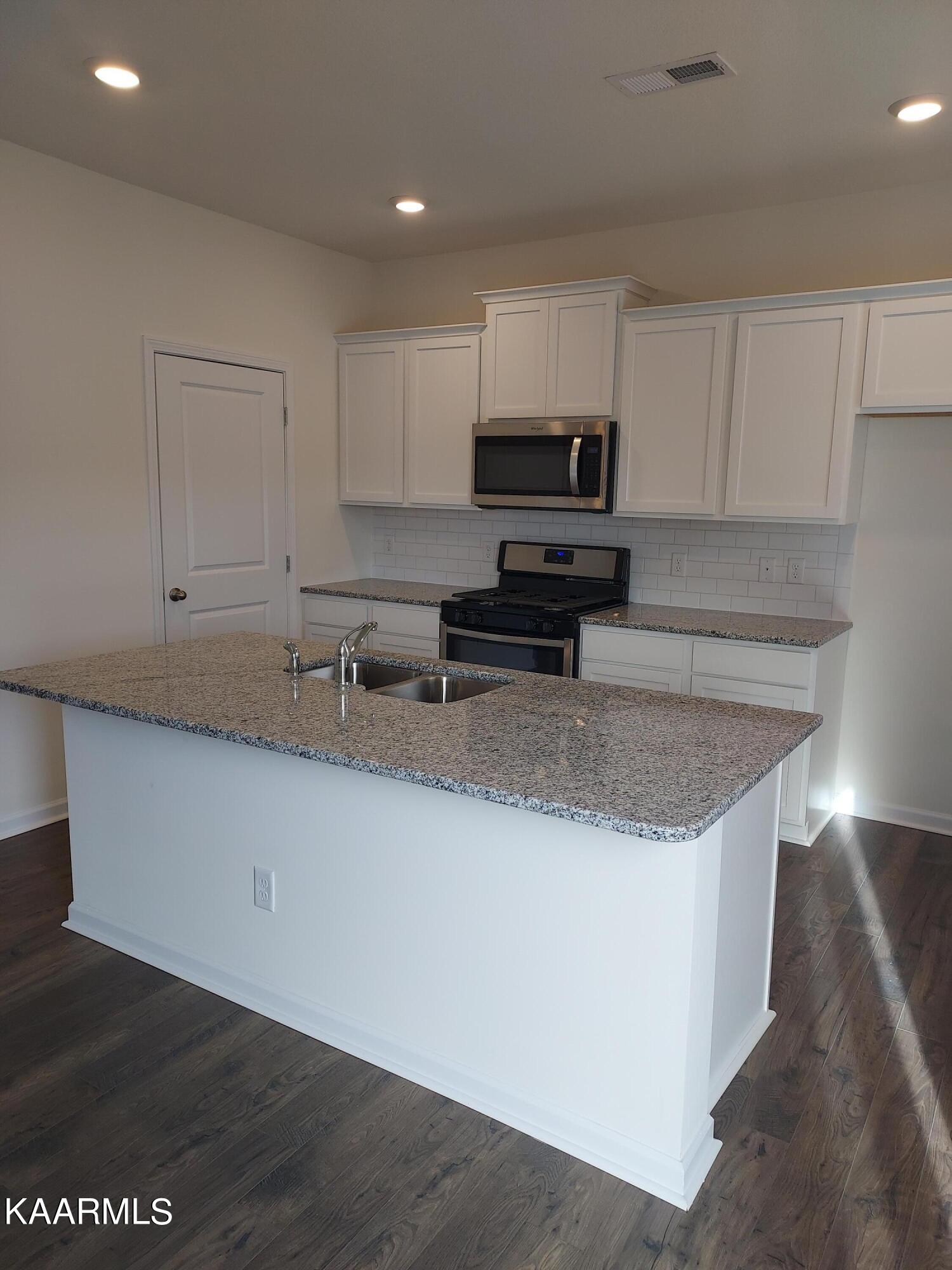 139 Ibis Loop Oak Ridge, TN 37830 - Photo 10 of 42 20211122_150502