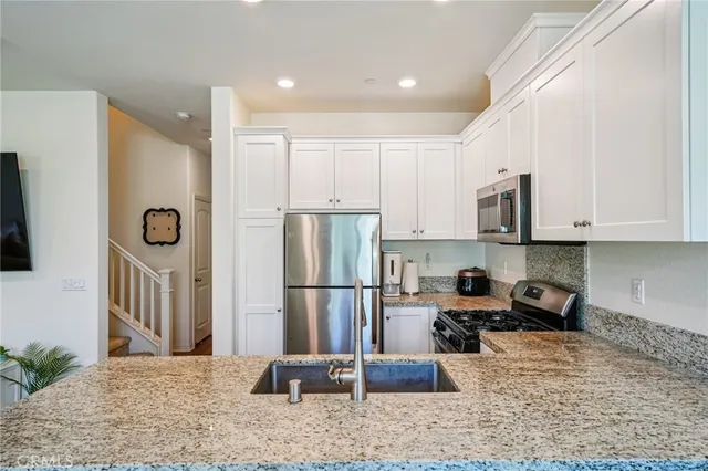 $499,999 | 24140 Tuscany Avenue, Unit 2304, Murrieta, CA 92562