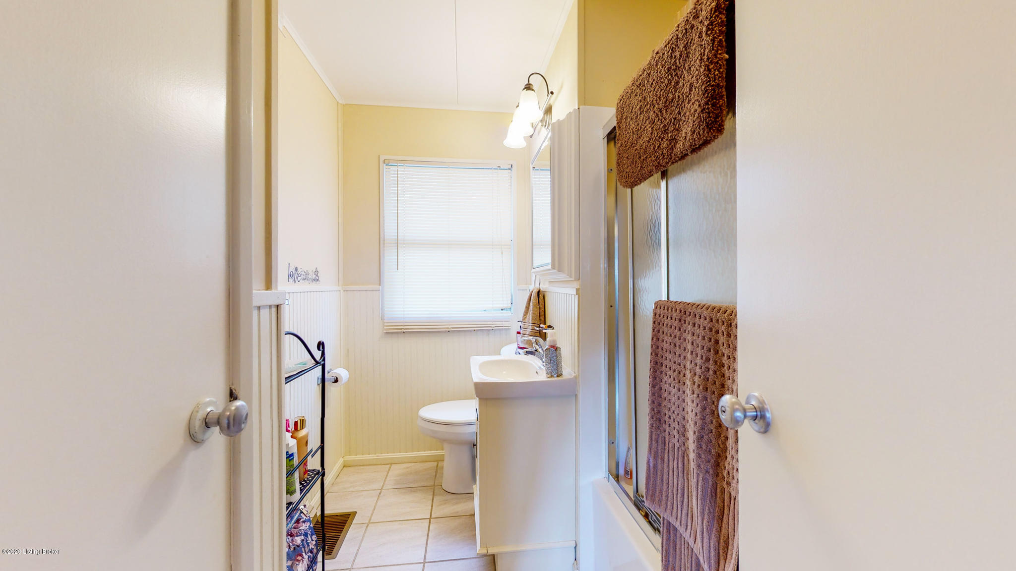2819 Rio Rita Avenue Louisville, KY 40220 - Photo 26 of 38 Bathroom