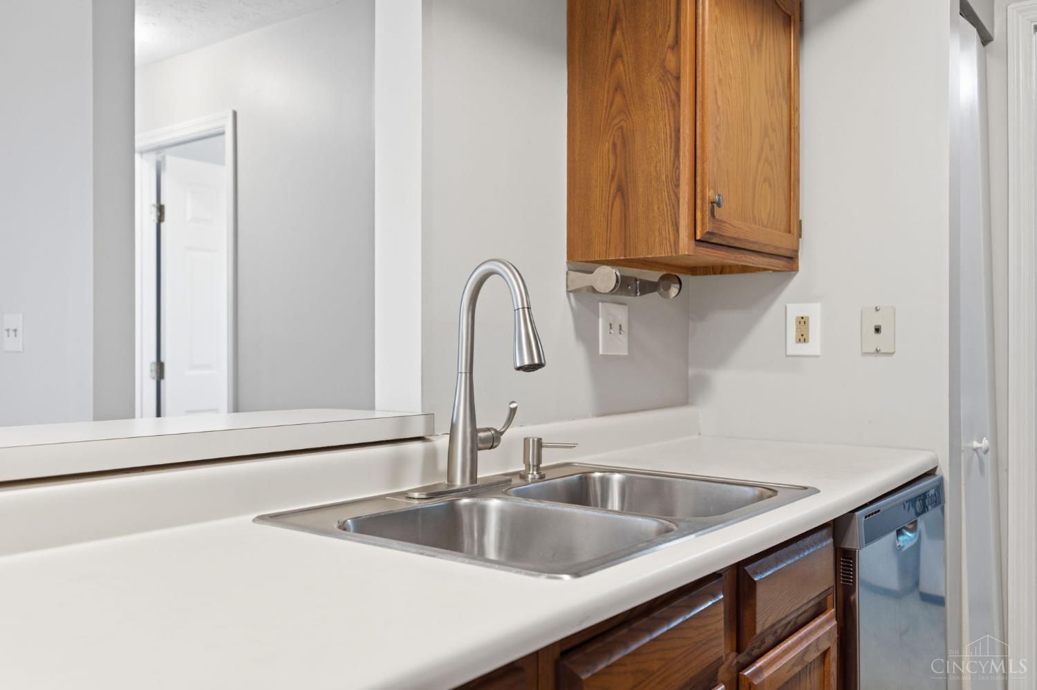 7633 Montgomery Road, Unit 3 Cincinnati, OH 45236 - Photo 16 of 37 Gallery Image 16