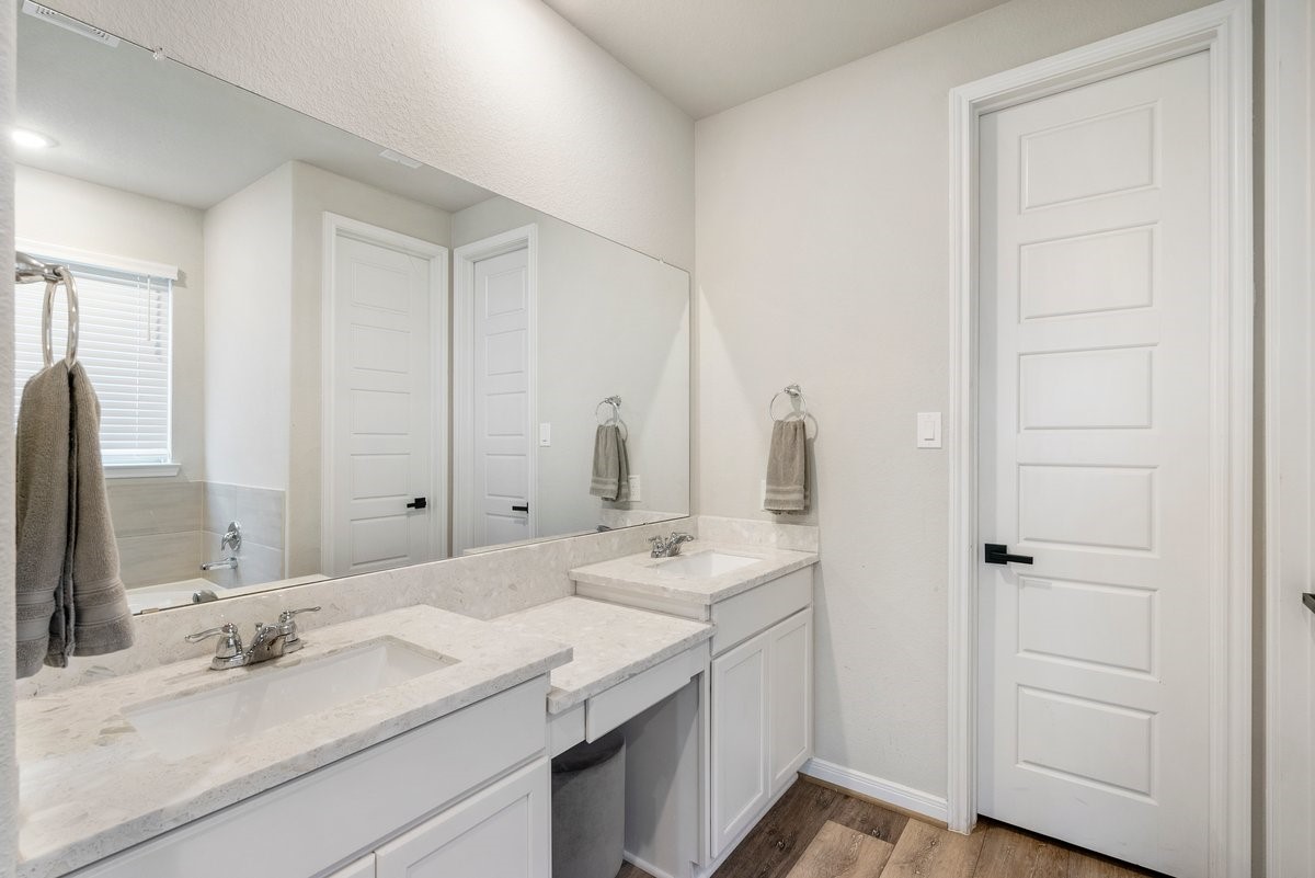1702 Darwin Cedar Drive Rosharon, TX 77583 - Photo 27 of 44 Double sinks and extended vanity provide great storage space for all your personal items!