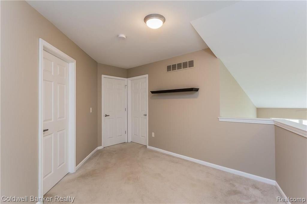 41863 Mitchell Road, Unit 17 Novi, MI 48377 - Photo 14 of 39