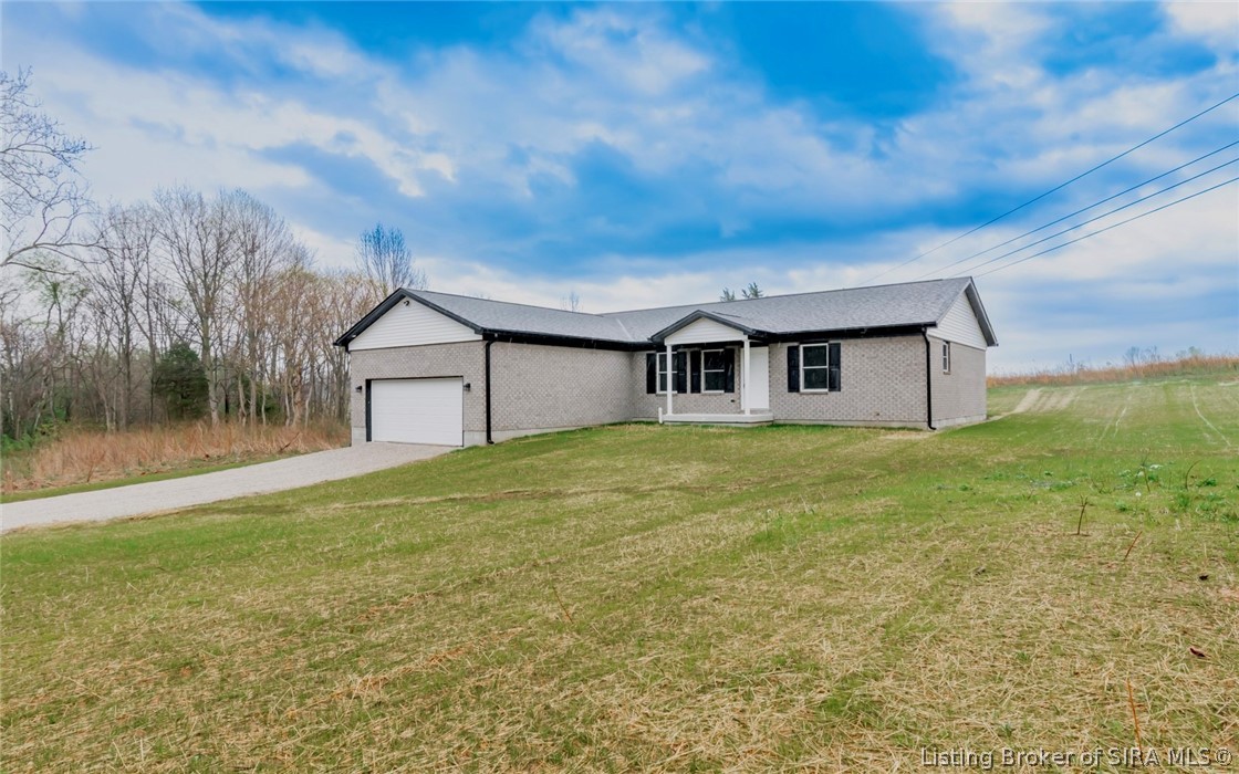 118 Hunter Trace Salem, IN 47167 - Photo 3 of 32