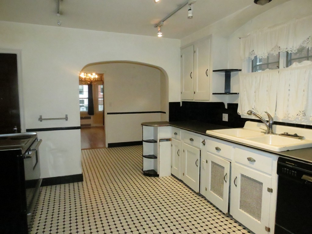 30 Negus Street Webster, MA 01570 - Photo 8 of 29 Gallery Image 8