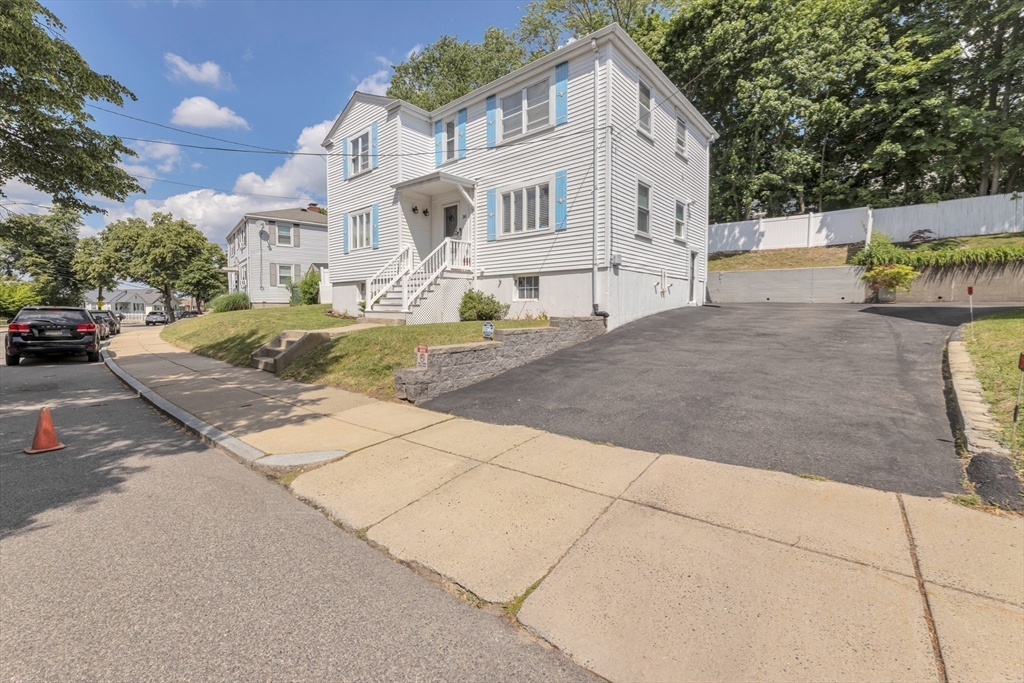 30 Bateman Street Boston, MA 02131 - Photo 2 of 32