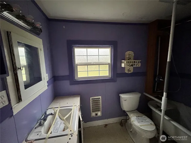 $129,900 | 1304 5th Street, Cosmopolis, WA 98537