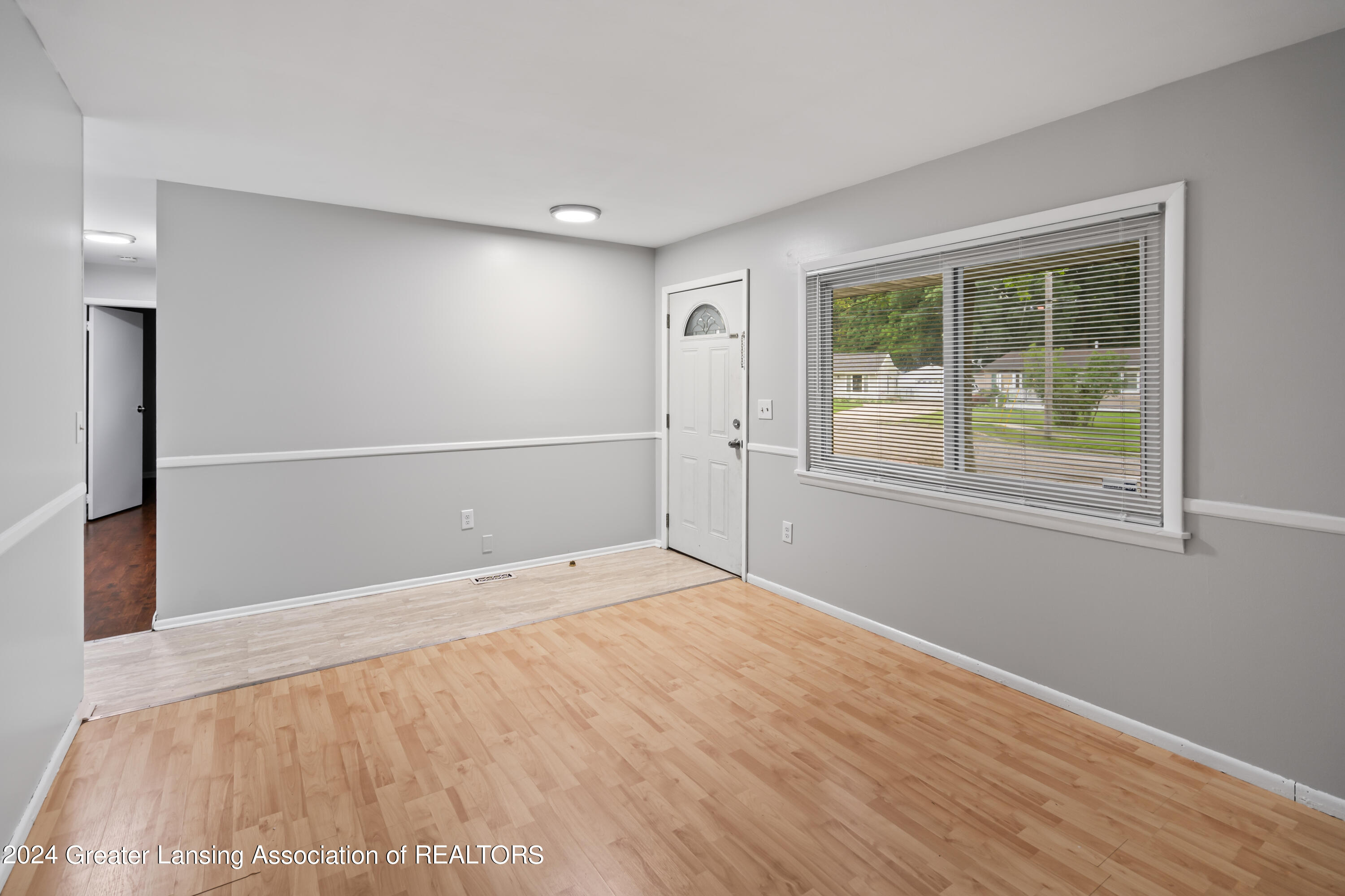 3227 Sunderland Road Lansing, MI 48911 - Photo 4 of 17 Living Room