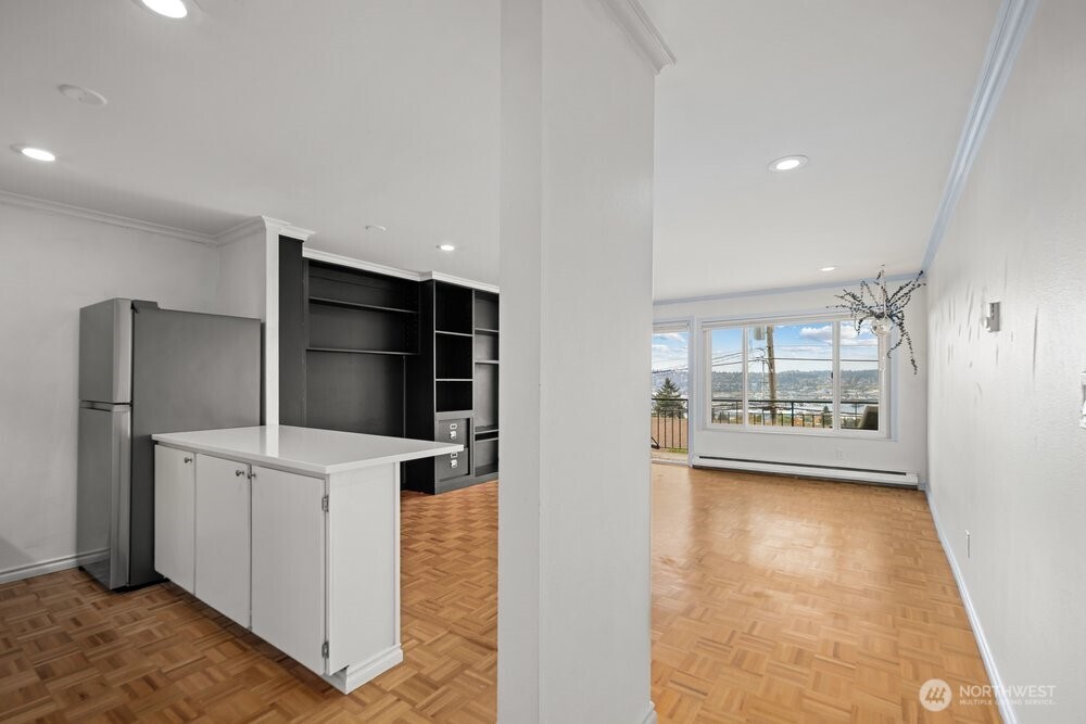 303 North 44th Street, Unit 203 Seattle, WA 98103 - Photo 16 of 40 Gallery Image 16