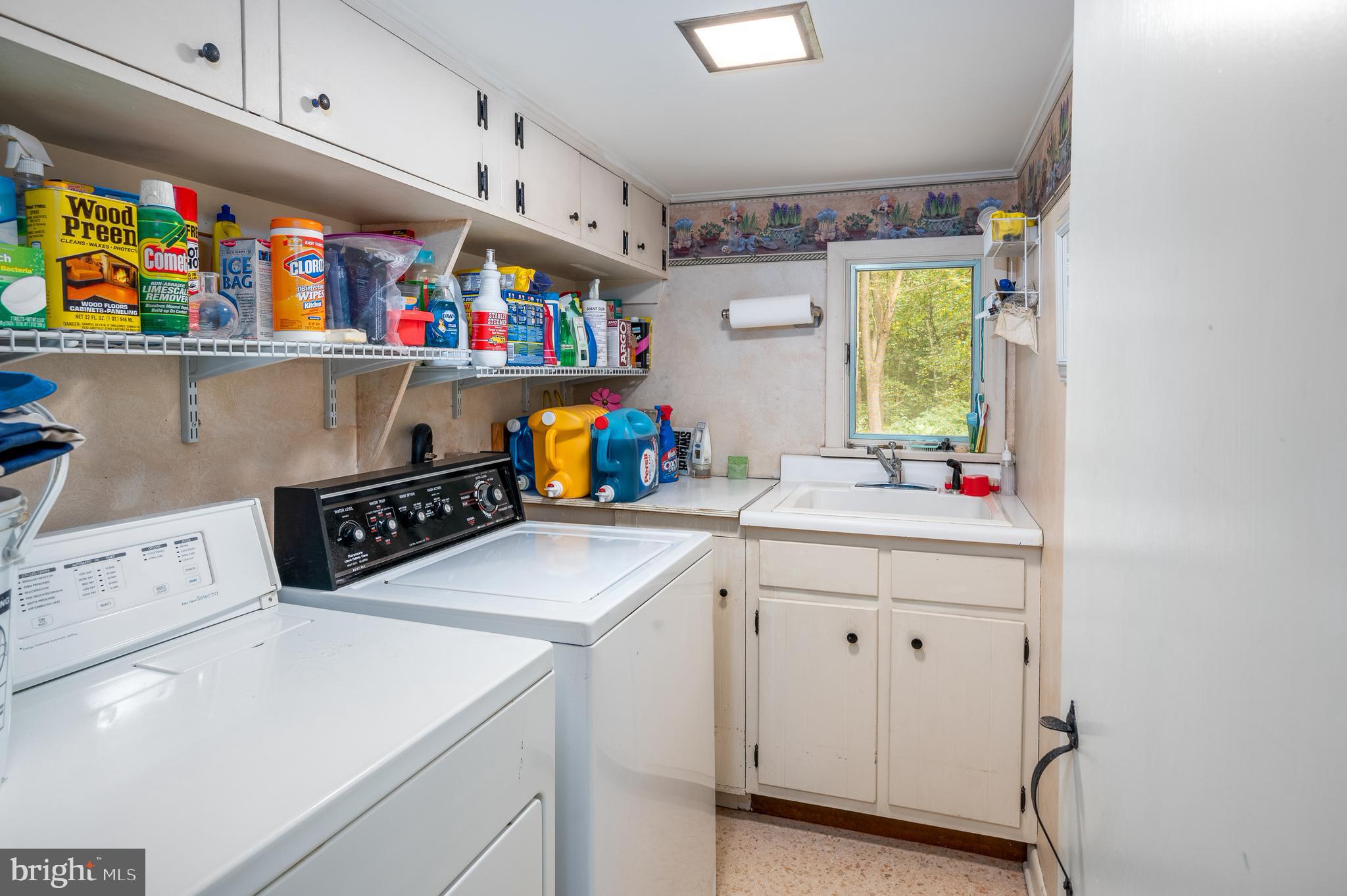 960 Sugars Bridge Road West Chester, PA 19380 - Photo 47 of 54 Laundry with sink