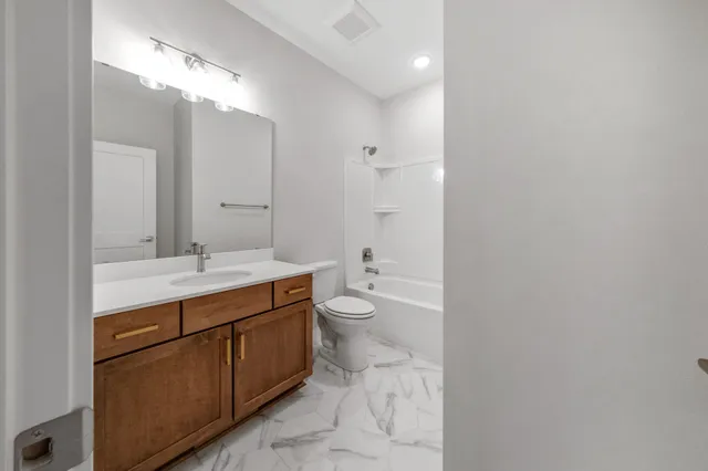 $645,000 | 17747 Ellsworth Drive, Lakeville, MN 55044