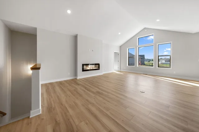 $645,000 | 17747 Ellsworth Drive, Lakeville, MN 55044