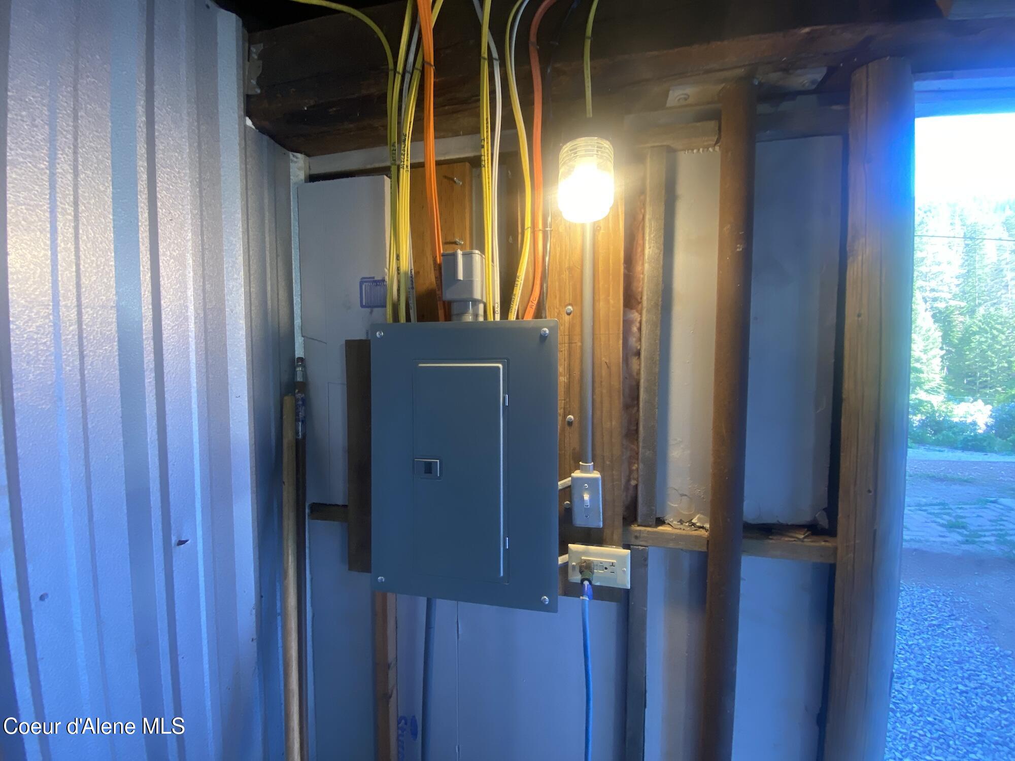 118 Faye Street Mullan, ID 83846 - Photo 35 of 37 breakers