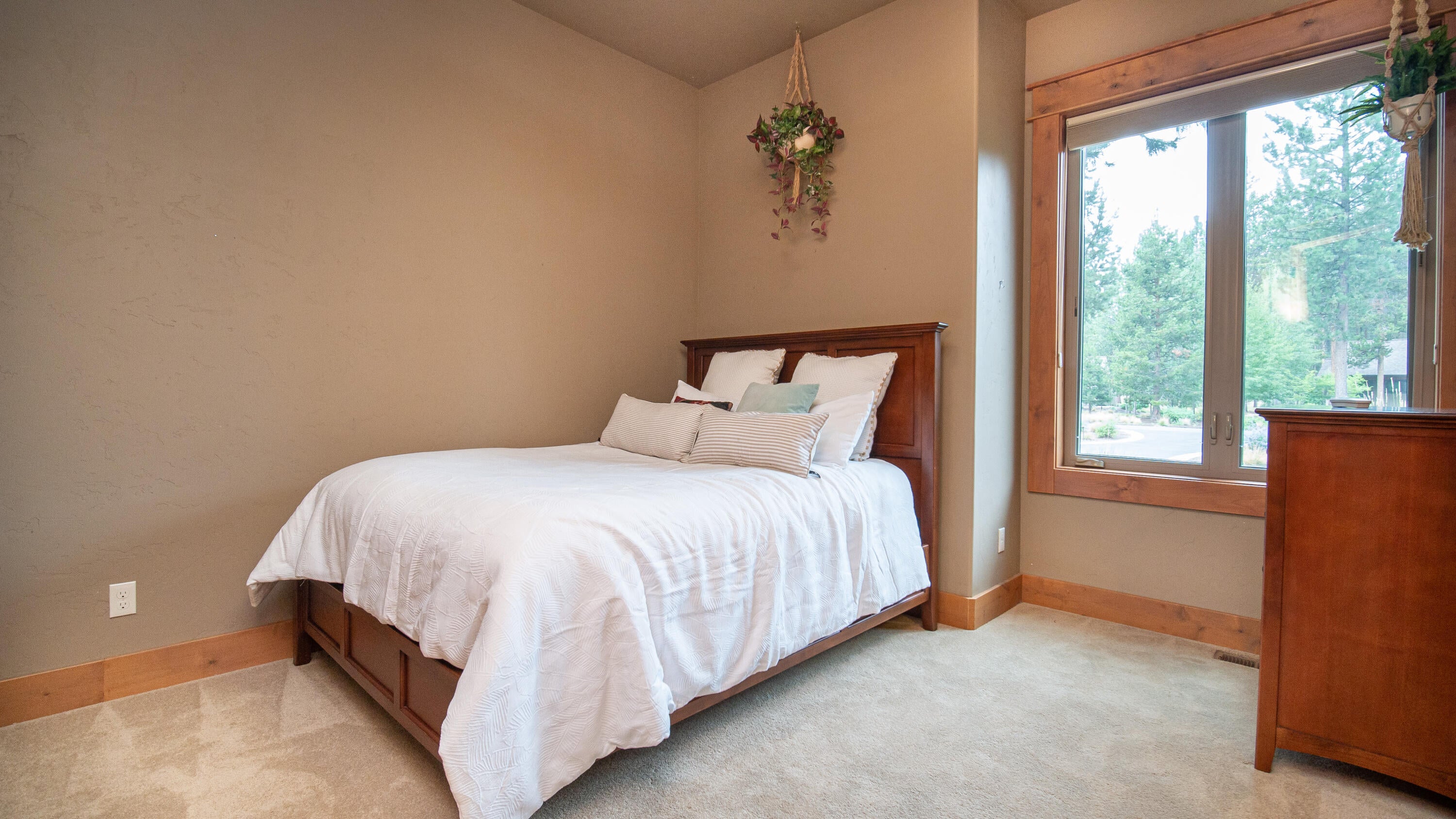 56468 Sunstone Loop Bend, OR 97707 - Photo 23 of 49 P1190182