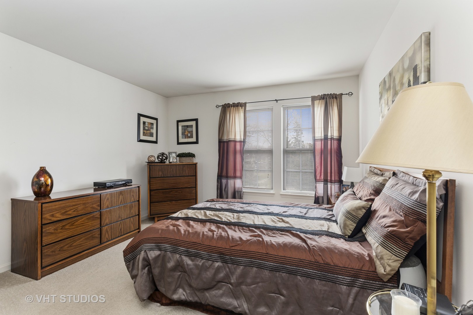 2621 Arbor Drive McHenry, IL 60050 - Photo 20 of 36 a bedroom with a bed and a window
