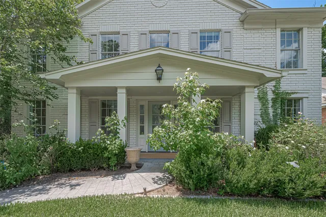 $3,795 | 3 Sandpebble Drive, The Woodlands, TX 77381