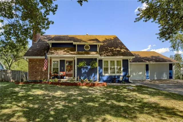 $420,000 | 129 Crestview Court, Lansing, KS 66043