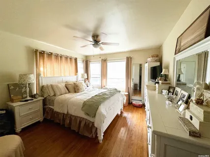 $569,000 | 768 Hickory Street, Lindenhurst, NY 11757