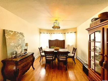 $569,000 | 768 Hickory Street, Lindenhurst, NY 11757