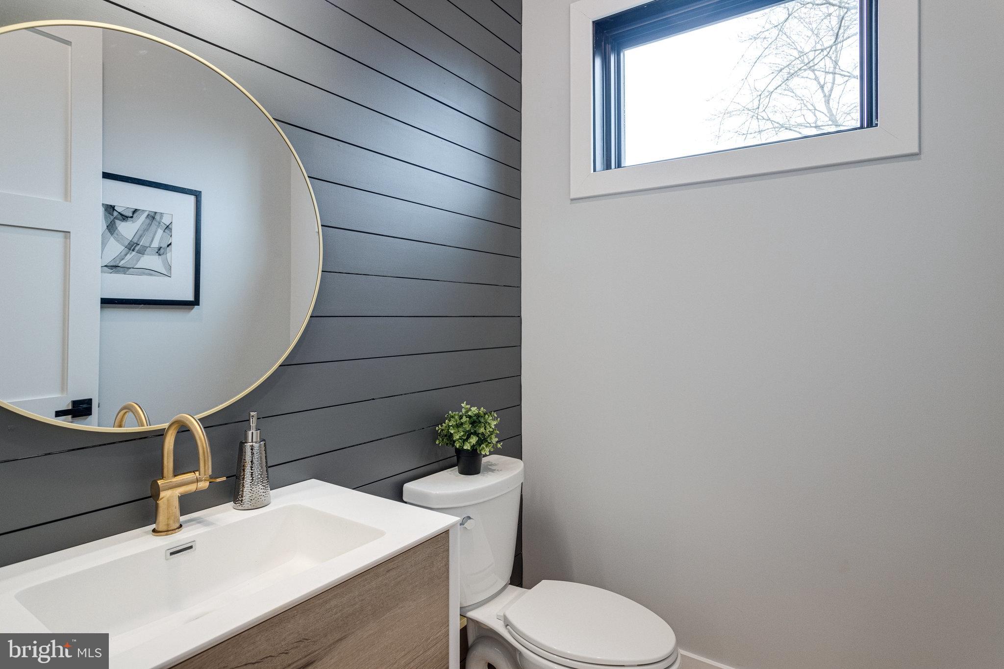 1952 Foxhall Road McLean, VA 22101 - Photo 31 of 99 Main Level Powder Room