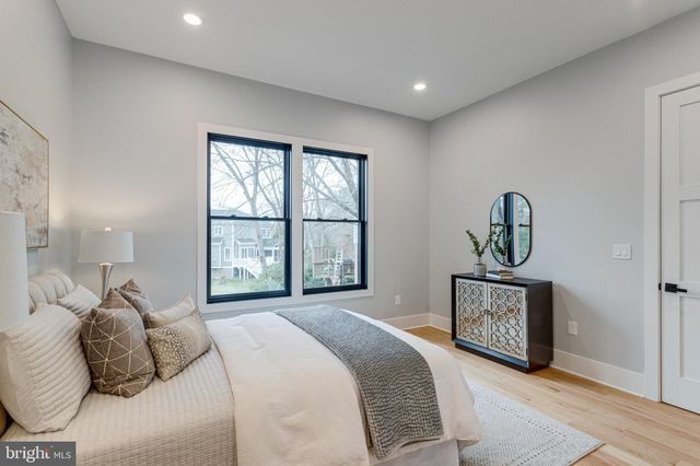 $2,675,000 | 1952 Foxhall Road, McLean, VA 22101