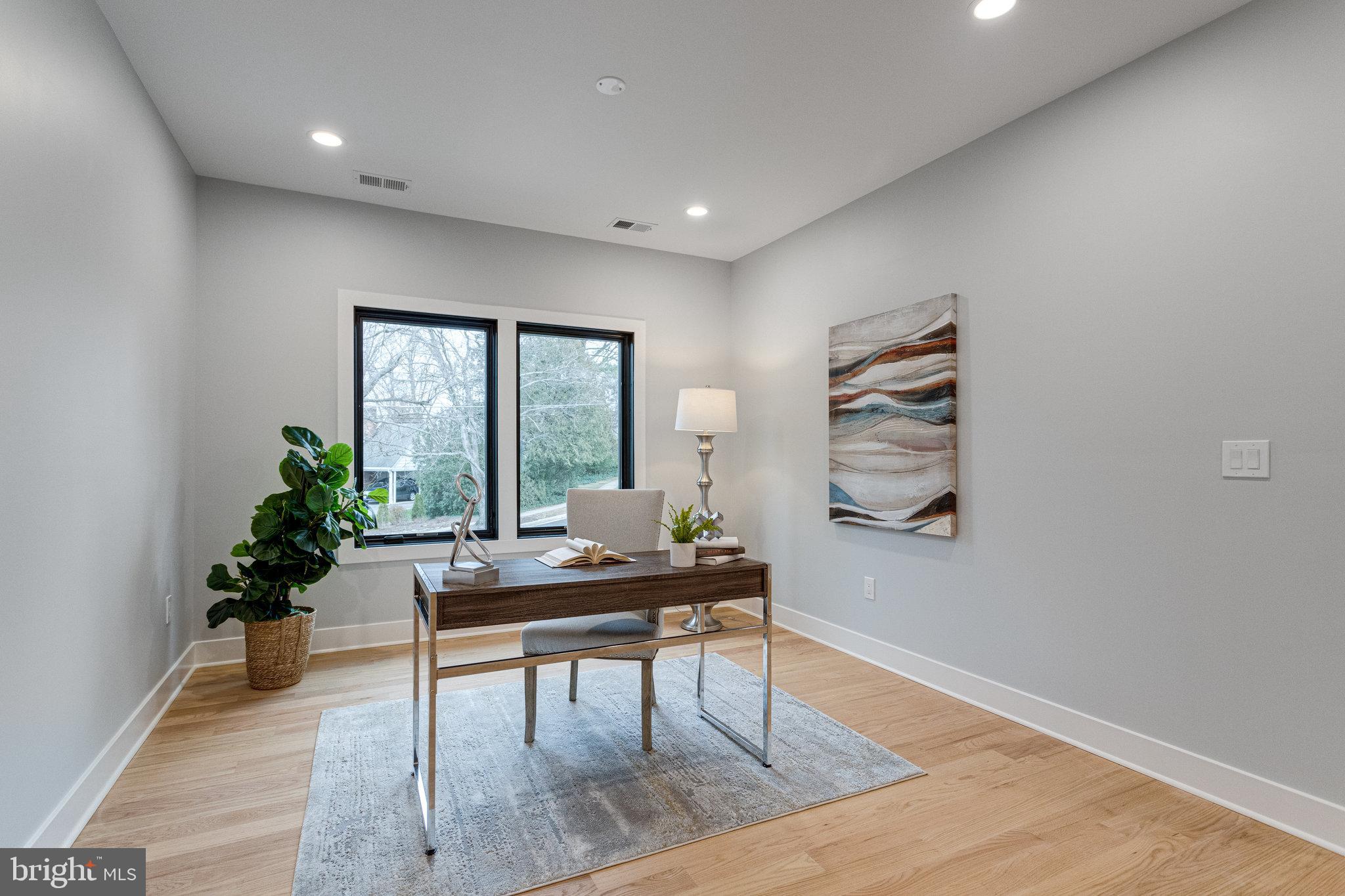 1952 Foxhall Road McLean, VA 22101 - Photo 44 of 99 Can be converted as study room