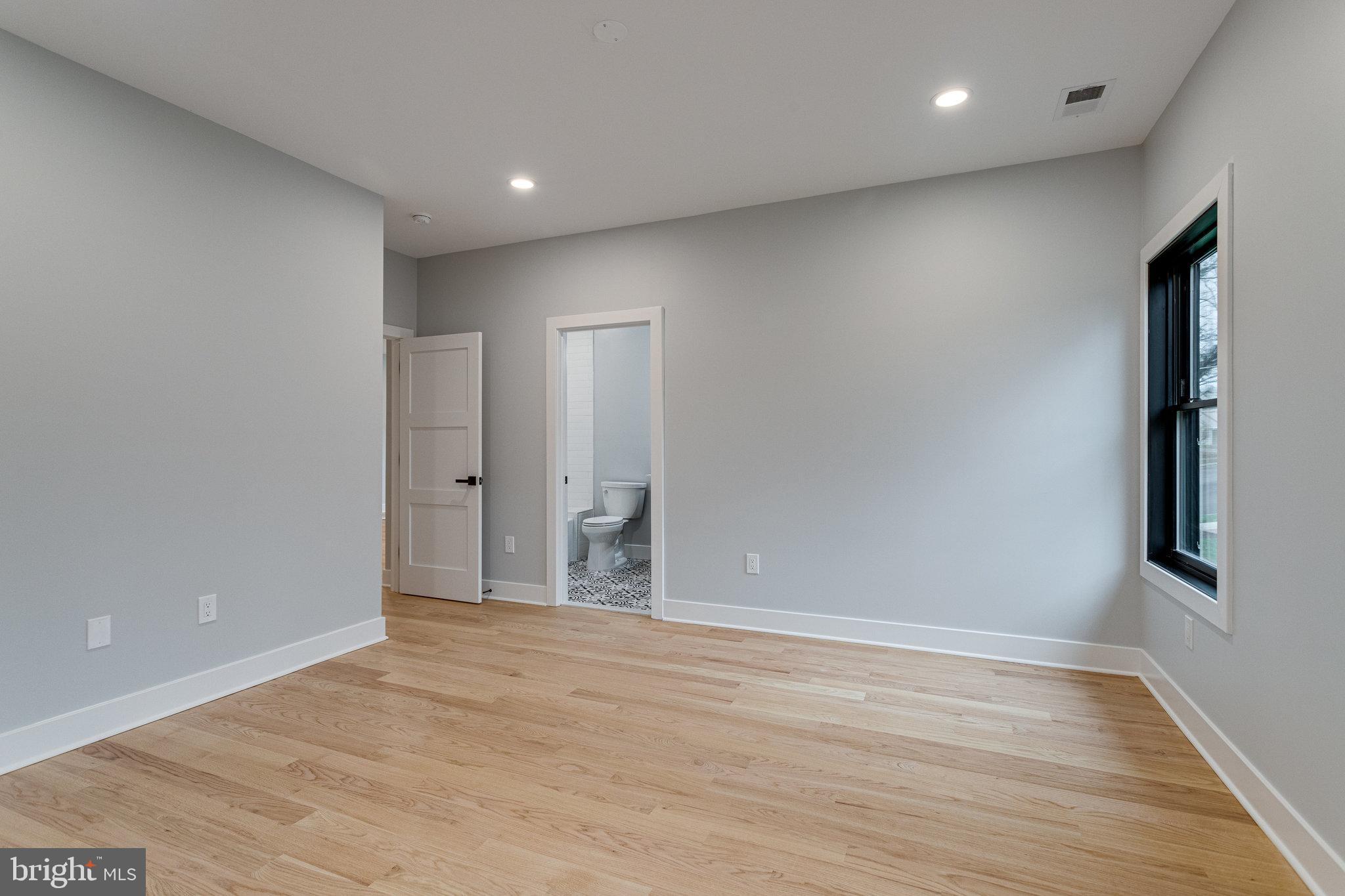 1952 Foxhall Road McLean, VA 22101 - Photo 65 of 99 Bedroom