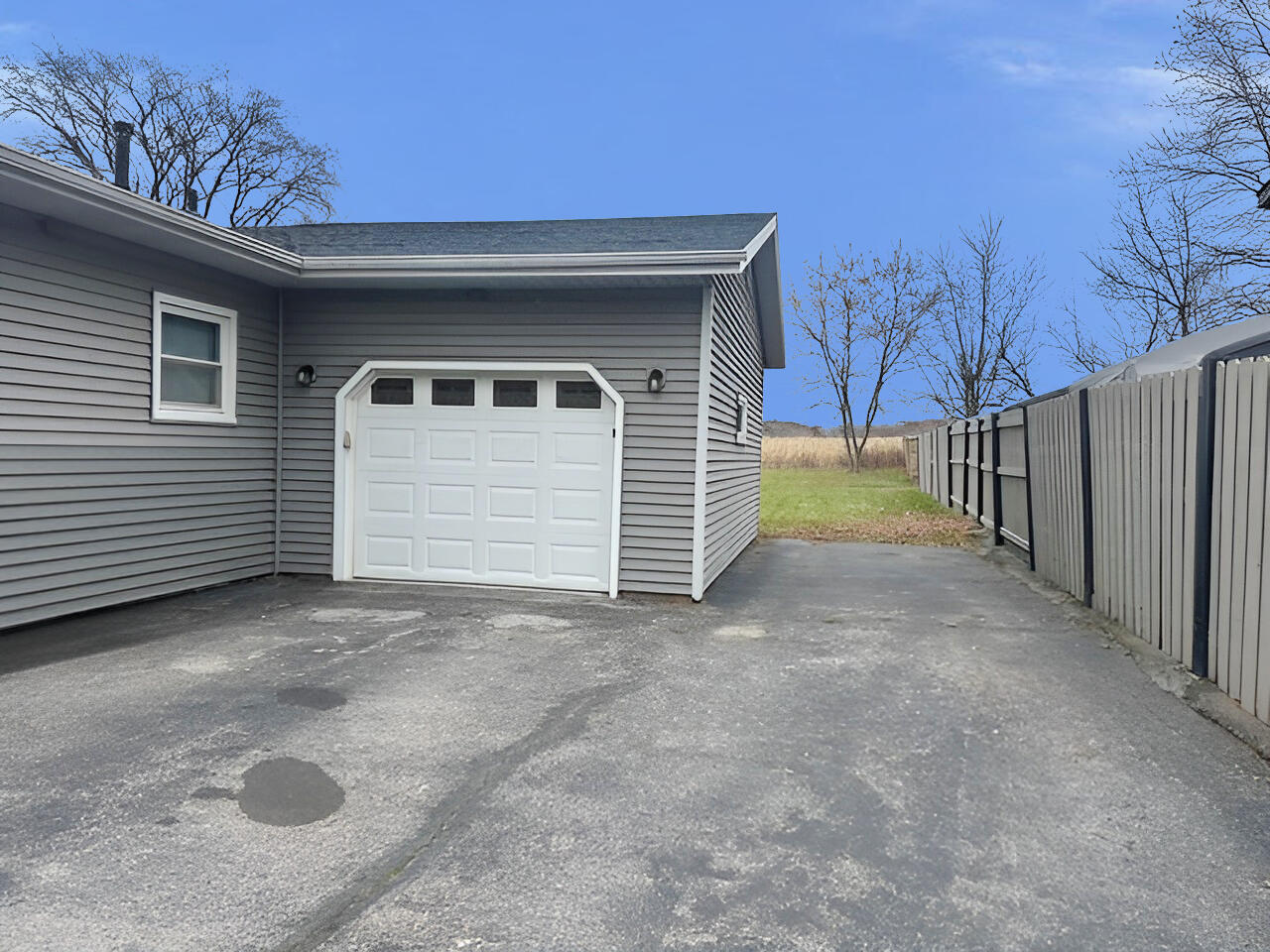 6431 235th Avenue Paddock Lake, WI 53168 - Photo 14 of 23 Attached Garage