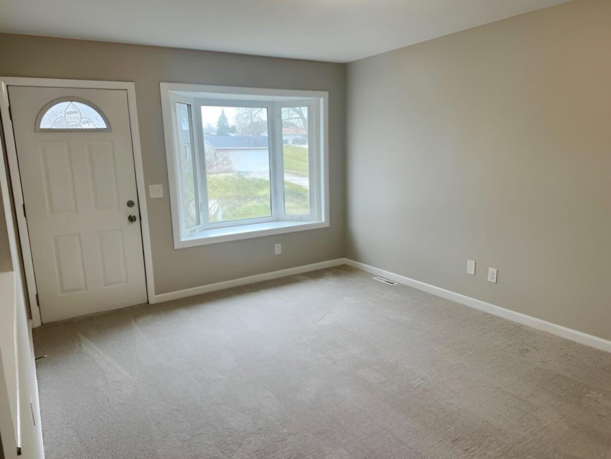 6431 235th Avenue Paddock Lake, WI 53168 - Photo 3 of 23 Living Room