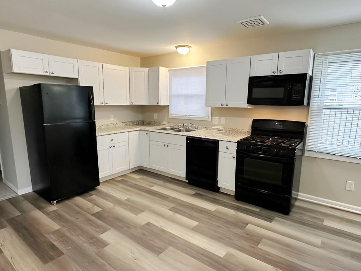 6431 235th Avenue Paddock Lake, WI 53168 - Photo 5 of 23 Kitchen