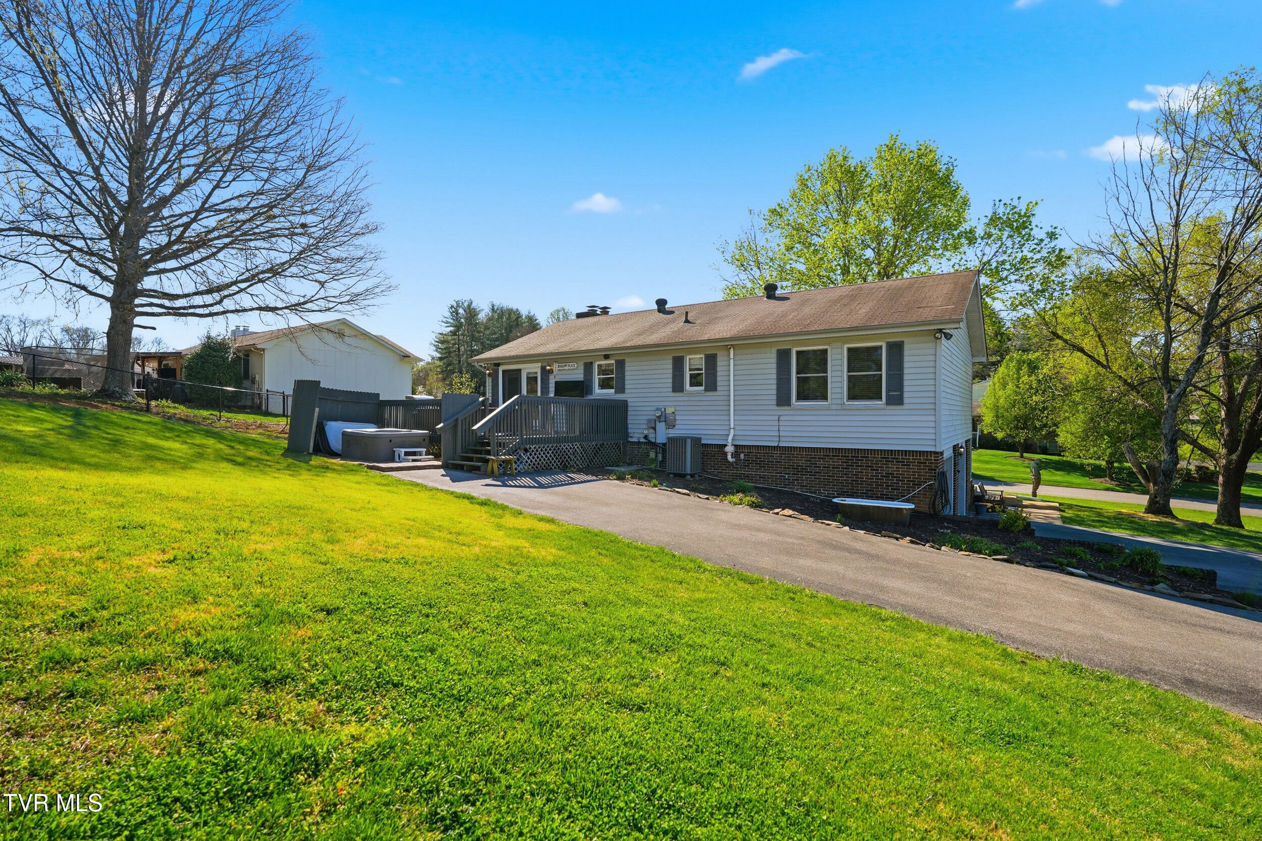408 Gaffney Road Bristol, TN 37620 - Photo 39 of 50 39_408 gaffney rd-49