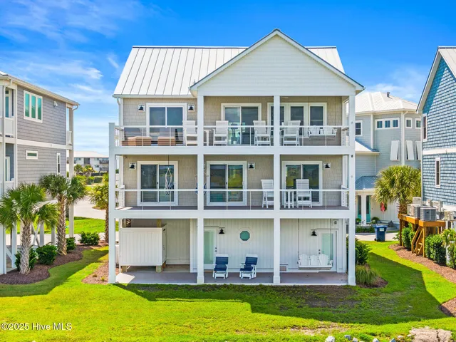 $2,150,000 | 916 Bumblebee Lane, Topsail Beach, NC 28445