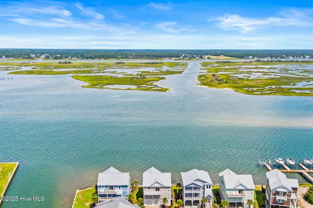 $2,150,000 | 916 Bumblebee Lane, Topsail Beach, NC 28445