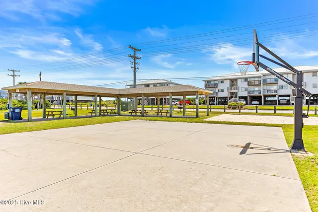 $2,150,000 | 916 Bumblebee Lane, Topsail Beach, NC 28445