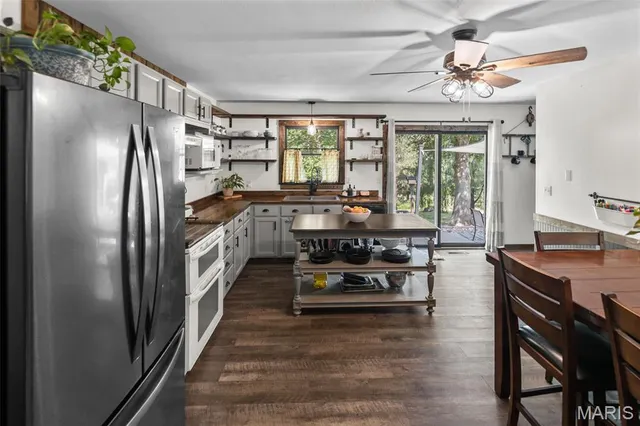 $281,000 | 14865 Willow Street, Grafton, IL 62037