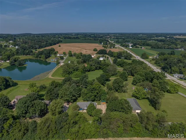 $281,000 | 14865 Willow Street, Grafton, IL 62037