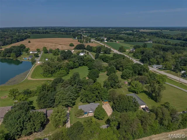 $281,000 | 14865 Willow Street, Grafton, IL 62037