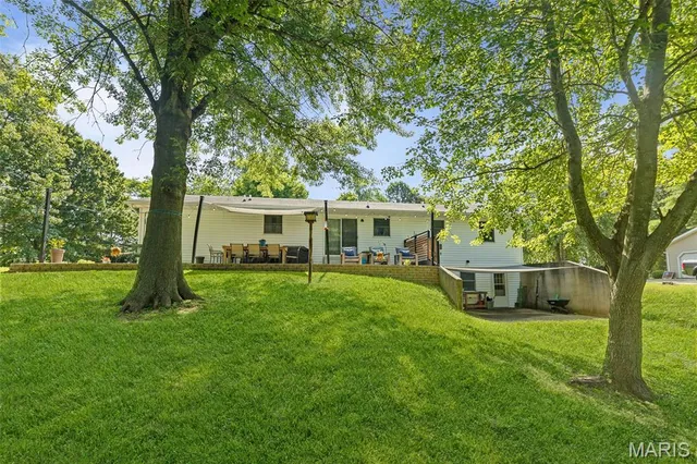 $281,000 | 14865 Willow Street, Grafton, IL 62037