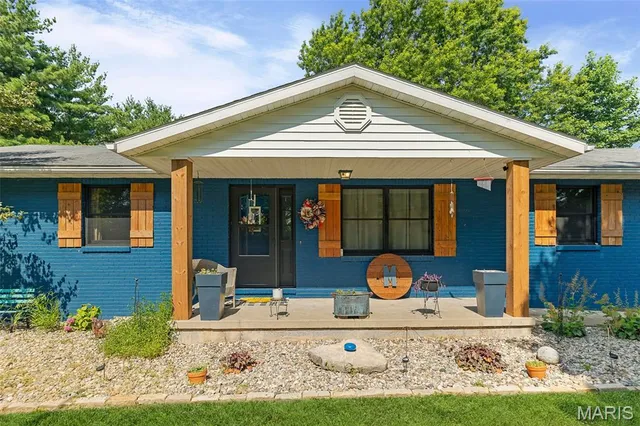 $281,000 | 14865 Willow Street, Grafton, IL 62037