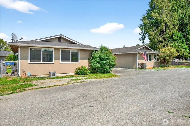 $635,000 | 11217 North Skagit Street, Burlington, WA 98233