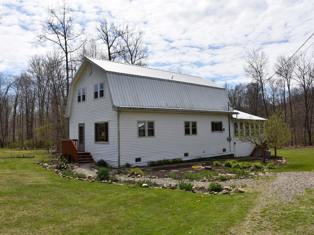 1960 Buxton Road Titusville, PA 16354 - Photo 4 of 28