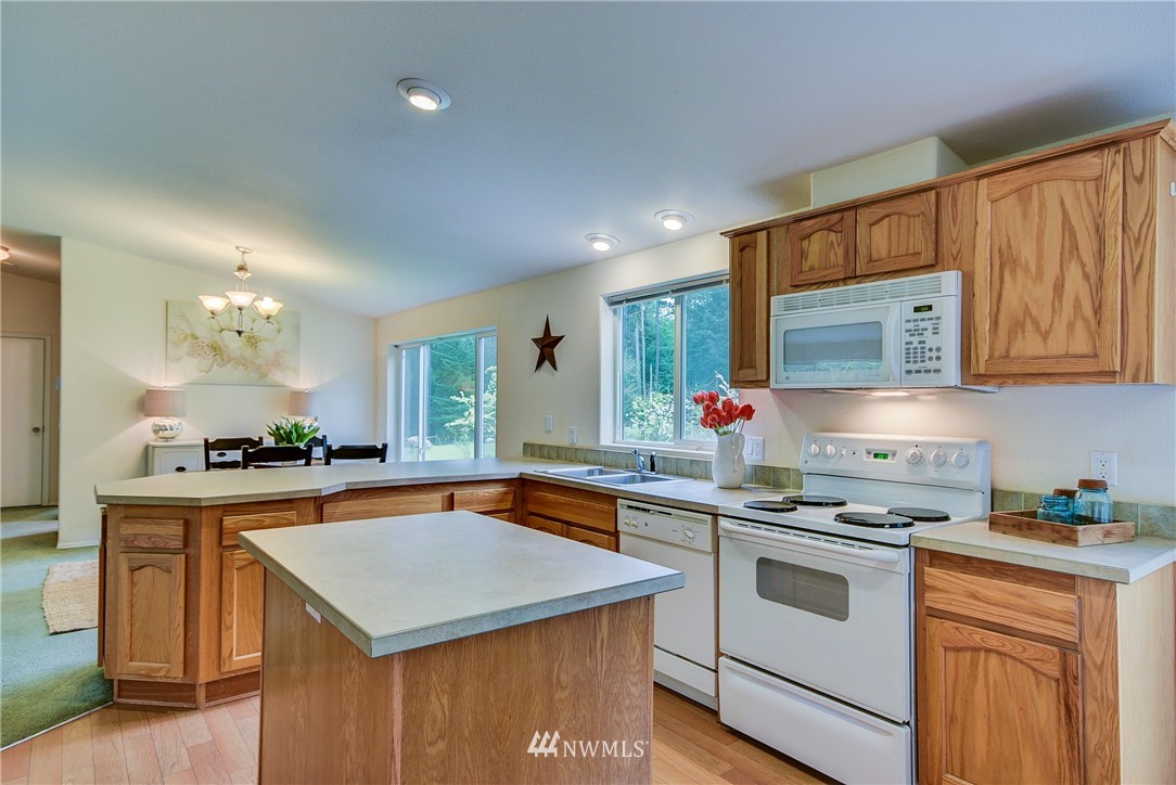 1254 Silver Lake Road Oak Harbor, WA 98277 - Photo 9 of 25 Gallery Image 9