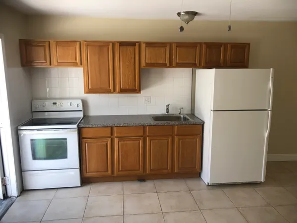 $1,400 | 2440 Jackson Street, Hollywood, FL 33020