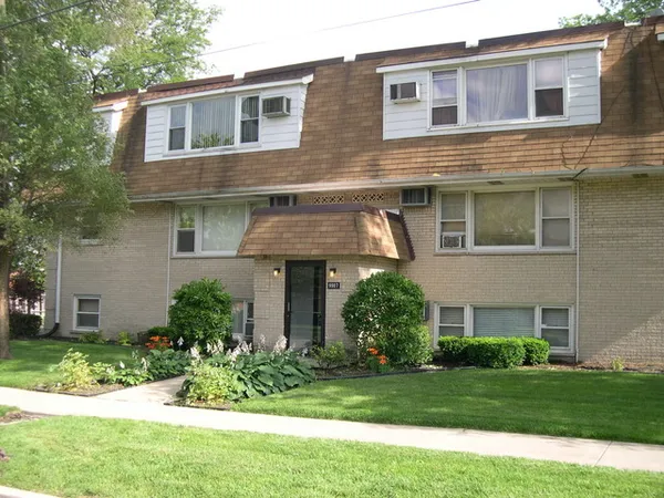 9907 West 58th Street, Unit 5, La Grange, IL 60525